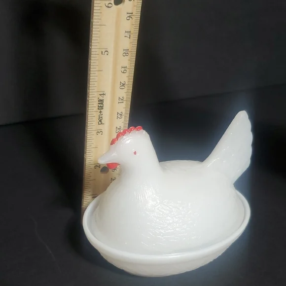 Vtg White Indiana Milk Glass Hen On Nest Medium Dish - Picture 5 of 5